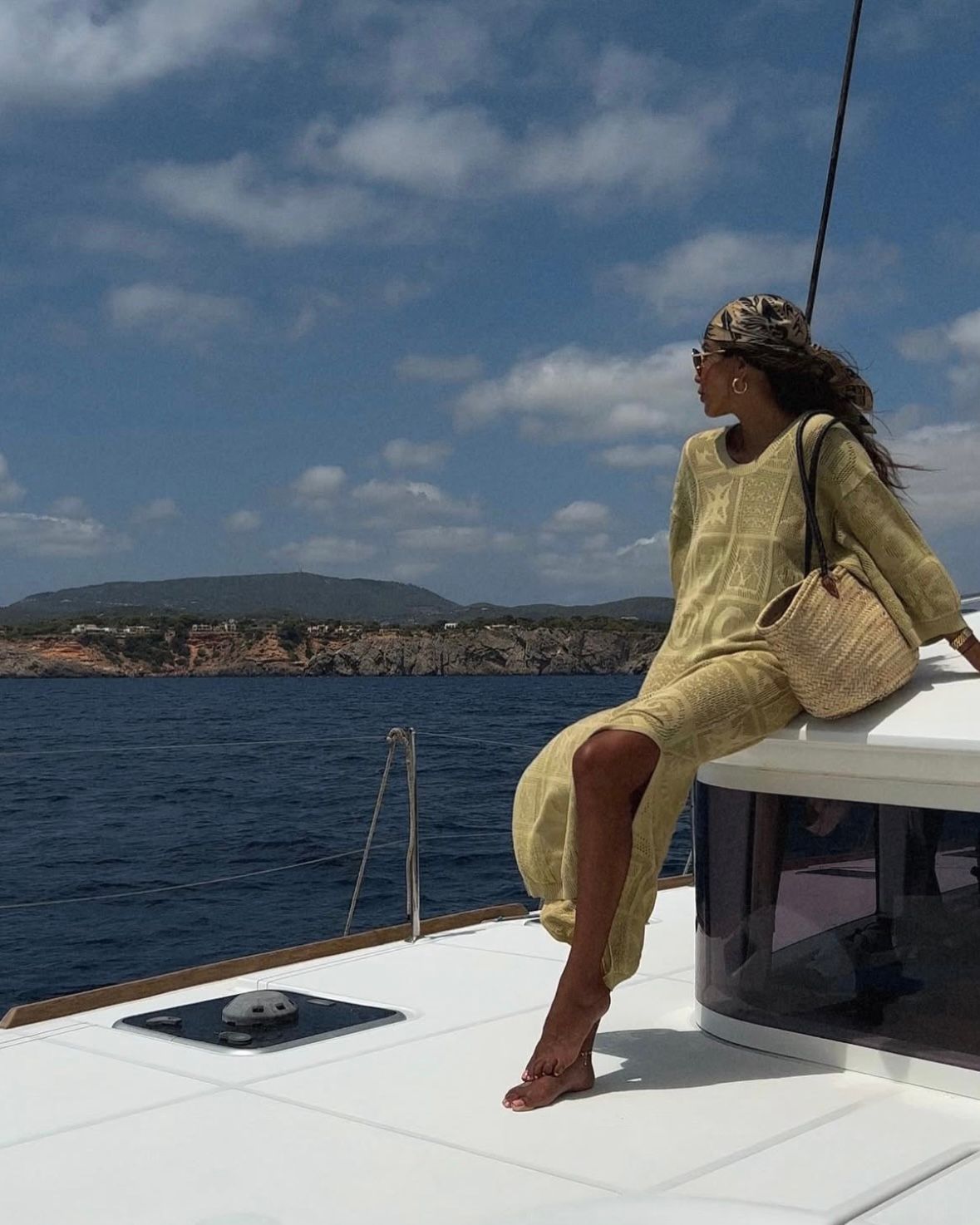 Relaxed Pale Yellow Knit Dress for Effortless Boat Style Relaxed Pale Yellow Knit Dress for Effortless Boat Style — Boat Outfits