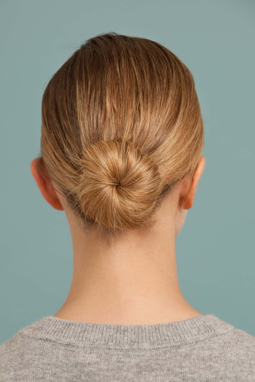 Sleek Blonde Mid-Back Low Bun Sleek Blonde Mid-Back Low Bun — Ballet Hairstyles
