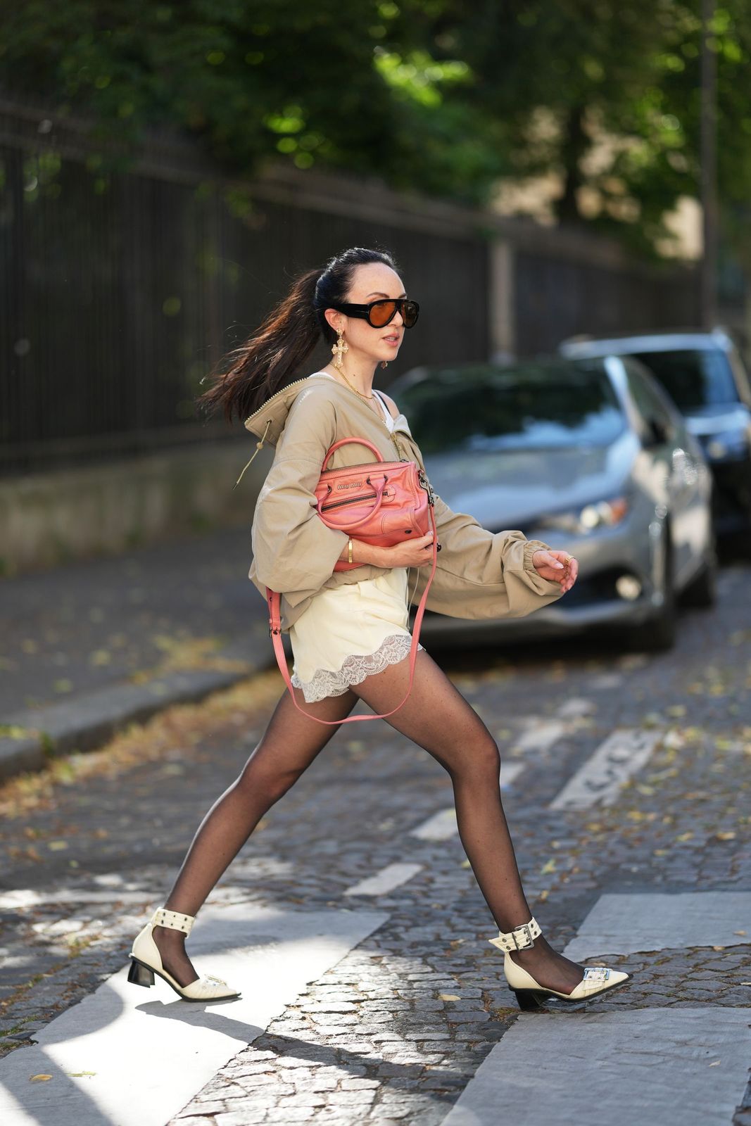Beige Hooded Windbreaker with Lace Shorts and Pink Bag Beige Hooded Windbreaker with Lace Shorts and Pink Bag — Windbreaker Outfits