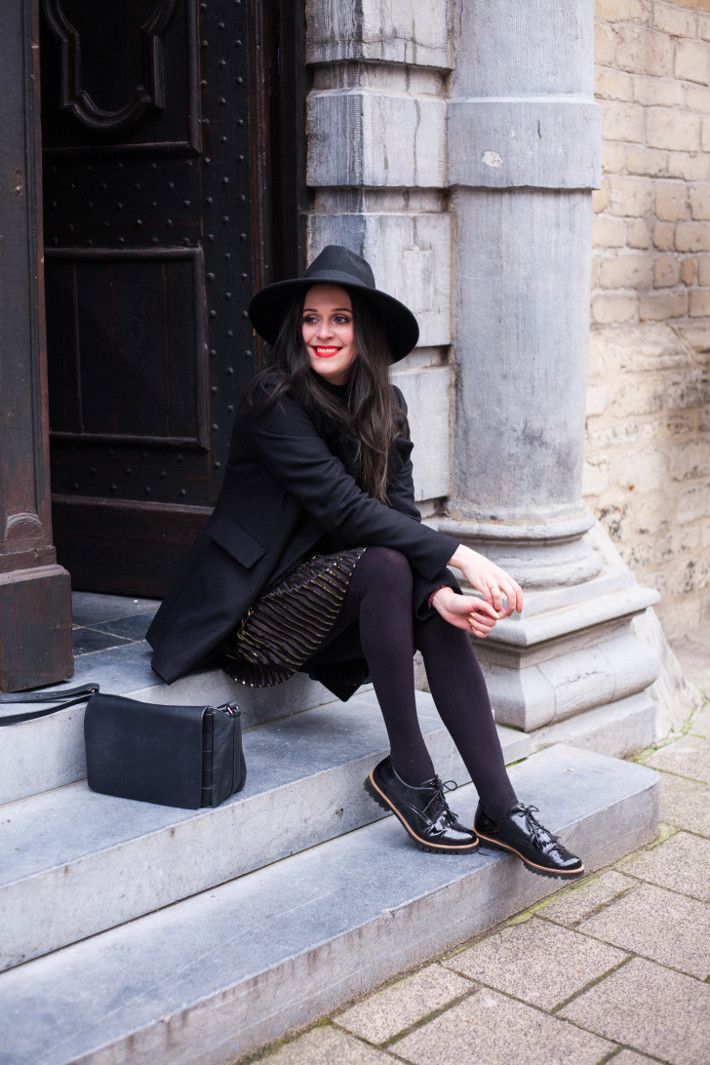 Black Hat with Blazer, Gold Skirt, and Oxford Shoes Black Hat with Blazer, Gold Skirt, and Oxford Shoes — Wide Brim Hat Outfits
