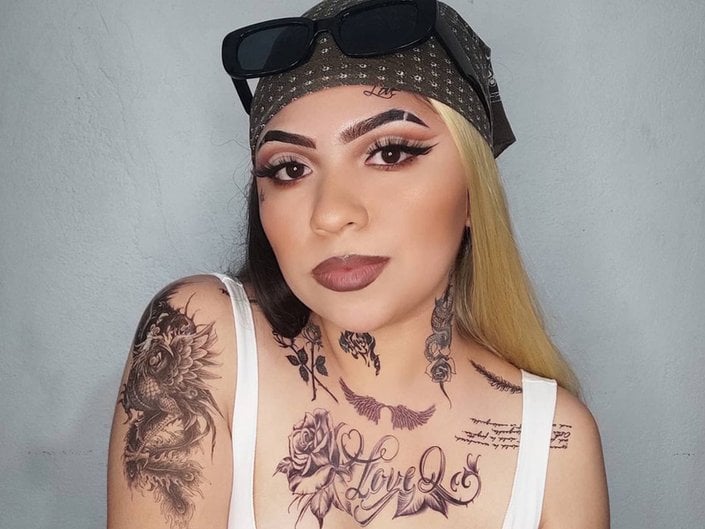 Bandana Chic: White Tank and Bold Accessories Bandana Chic: White Tank and Bold Accessories — Chola Outfits