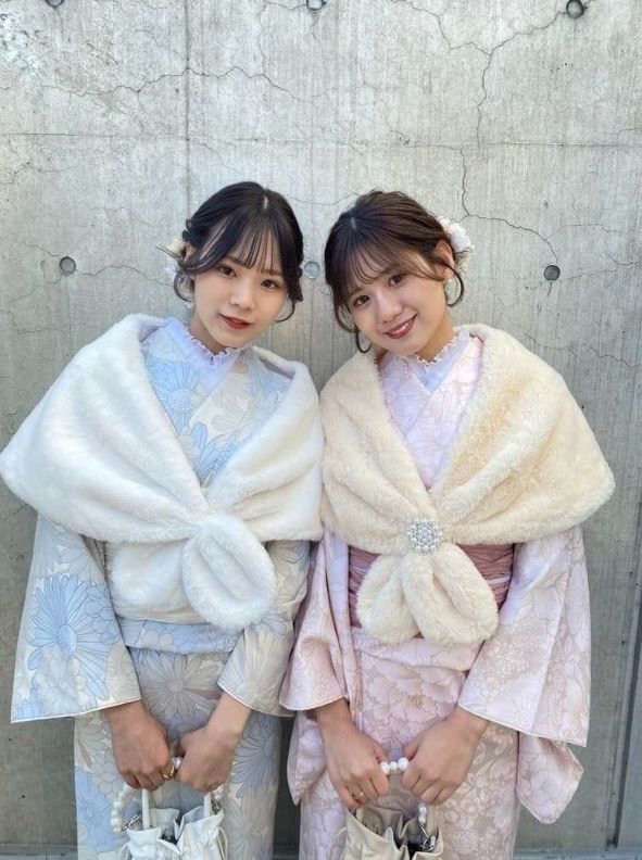 Pastel Kimonos with Faux Fur Stoles for Elegant Kyoto Sightseeing — Kyoto Outfits