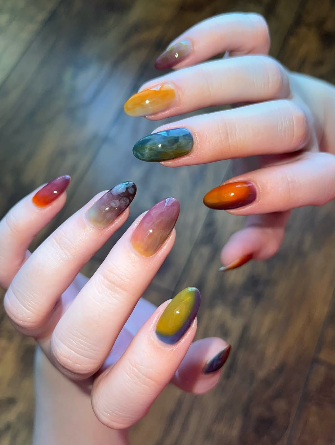 Medium Oval Soft Color Gradient Wash — Watercolor Nails