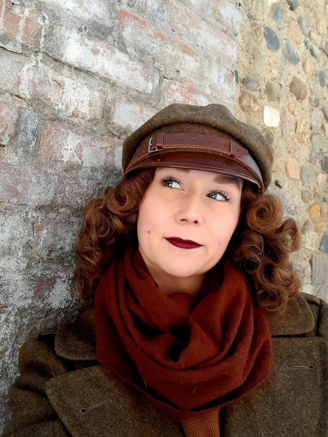 Reddish-Brown Vintage Roller Set Reddish-Brown Vintage Roller Set — Roller Set Hairstyles