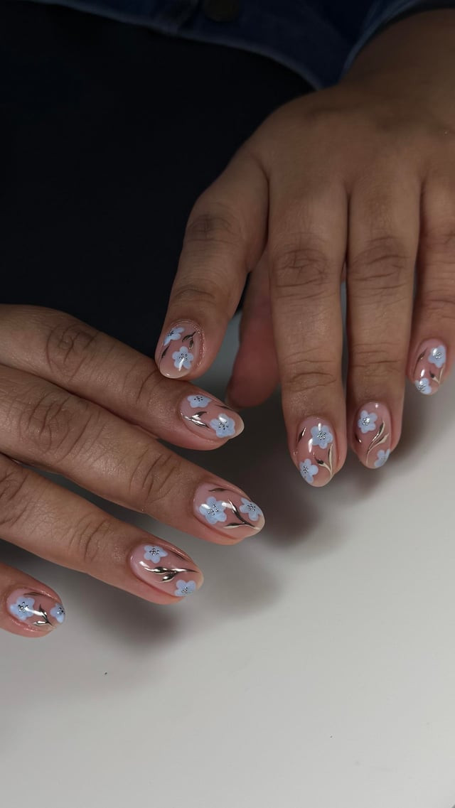 Light Blue Floral And Gold Line Overlay Nails Light Blue Floral And Gold Line Overlay Nails