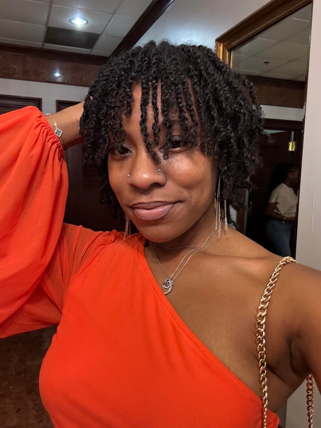 Chin Bob with Blunt Bangs — Mini Twists