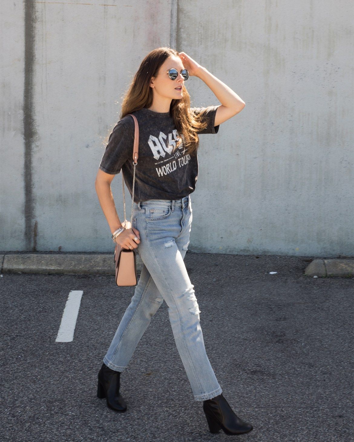 Graphic Tee Cool: Band T-Shirt and Distressed Jeans Graphic Tee Cool: Band T-Shirt and Distressed Jeans — Australia Outfits