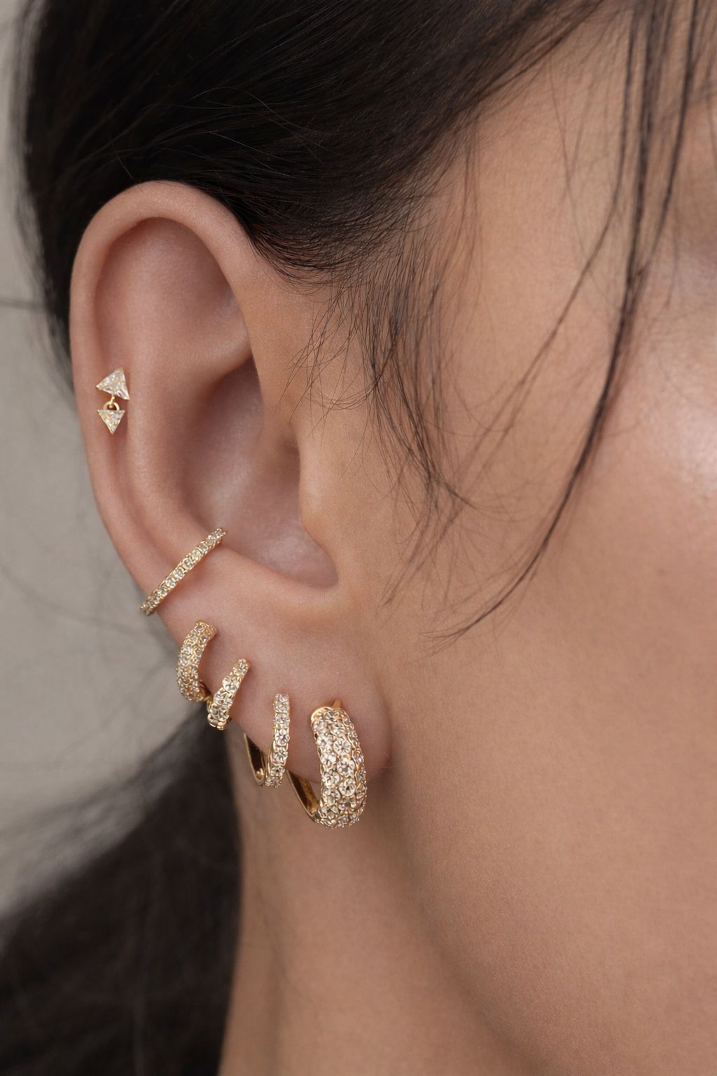 Glamorous Gold Ear Curation with Triple Stacked Hoops Glamorous Gold Ear Curation with Triple Stacked Hoops — Ear Piercing Ideas