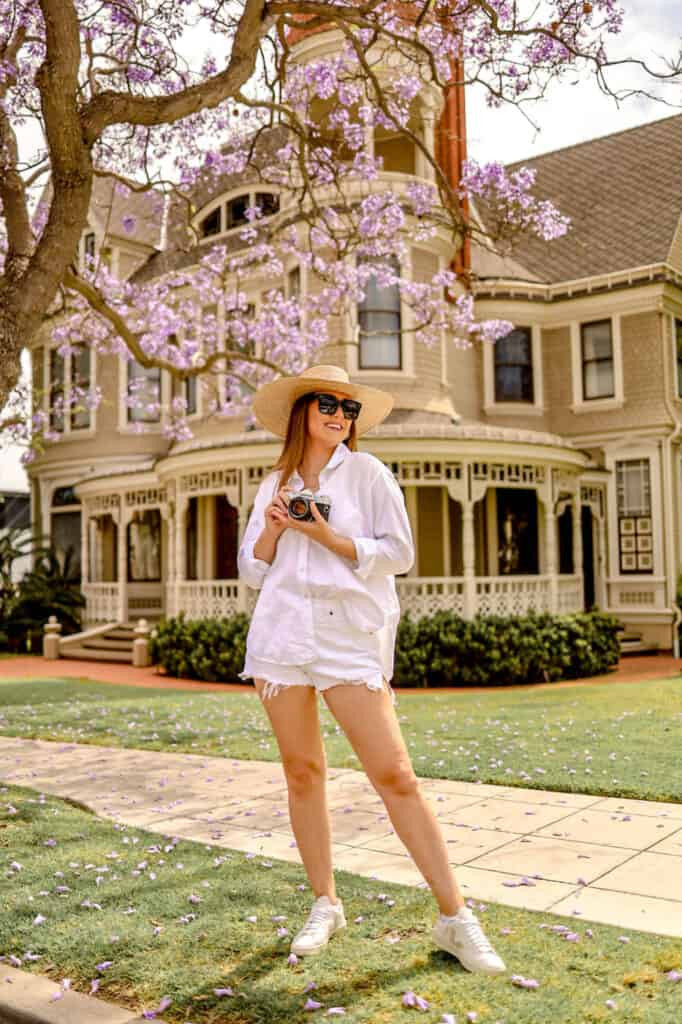 Oversized White Shirt with White Denim Shorts — San Diego Outfits