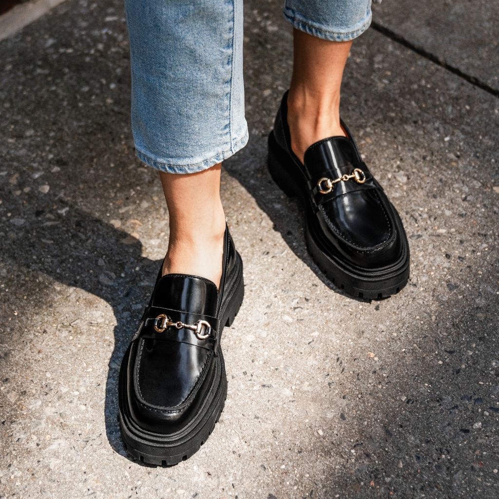 Denim and Detail: Close-Up on Horsebit Platform Loafers Denim and Detail: Close-Up on Horsebit Platform Loafers — Platform Loafers Outfits
