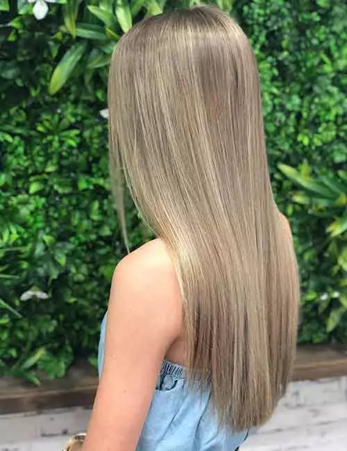 Collarbone Ash Blonde Balayage