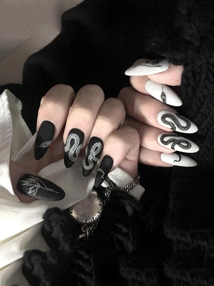 Matte Black and Silver Snake Matte Black and Silver Snake — Snake Print Nails