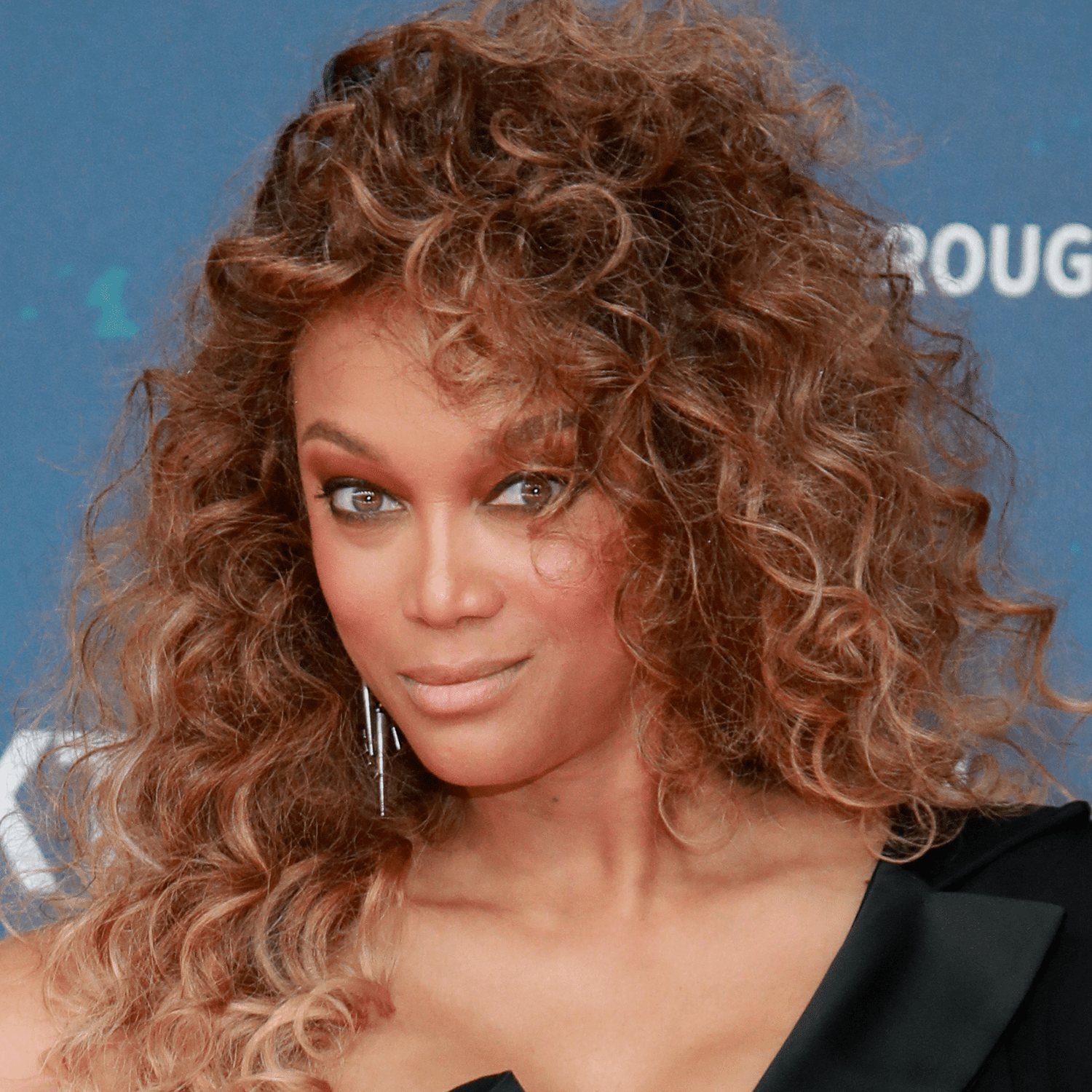 Brown with Blonde Highlights and Curls — Hairstyles for Long Faces