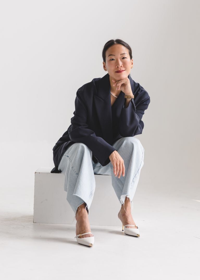 Oversized Navy Blazer for Effortless Casual Chic Oversized Navy Blazer for Effortless Casual Chic — Hostess Outfits