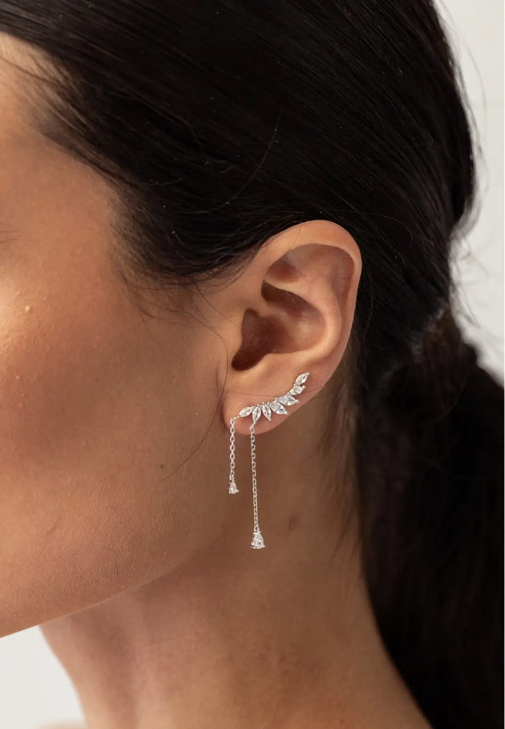 Silver Leaf Motif Ear Cuff with Delicate Chain Drops Silver Leaf Motif Ear Cuff with Delicate Chain Drops — Ear Stack Ideas