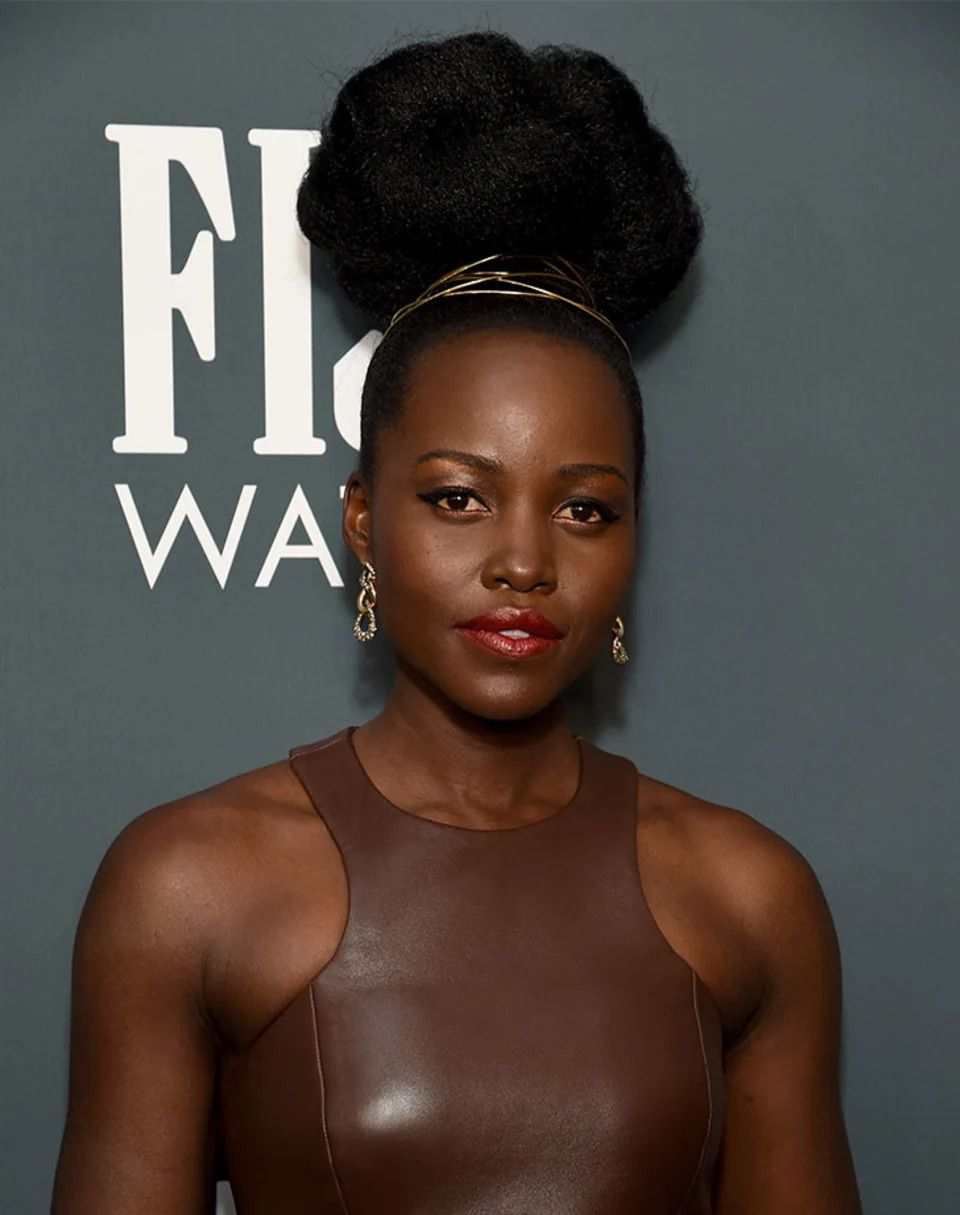 Structured High Puff Bun With Gold Headband