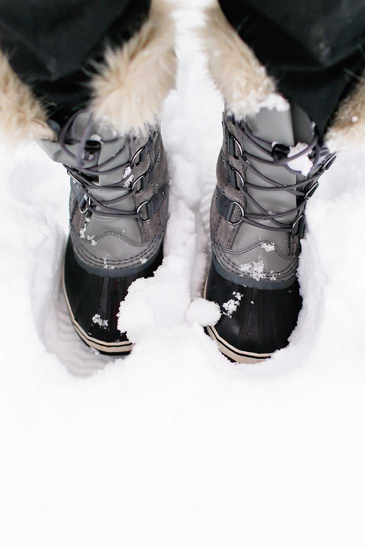 Fur-Trimmed Winter Boots for Snowy Conditions Fur-Trimmed Winter Boots for Snowy Conditions — Portland Outfits