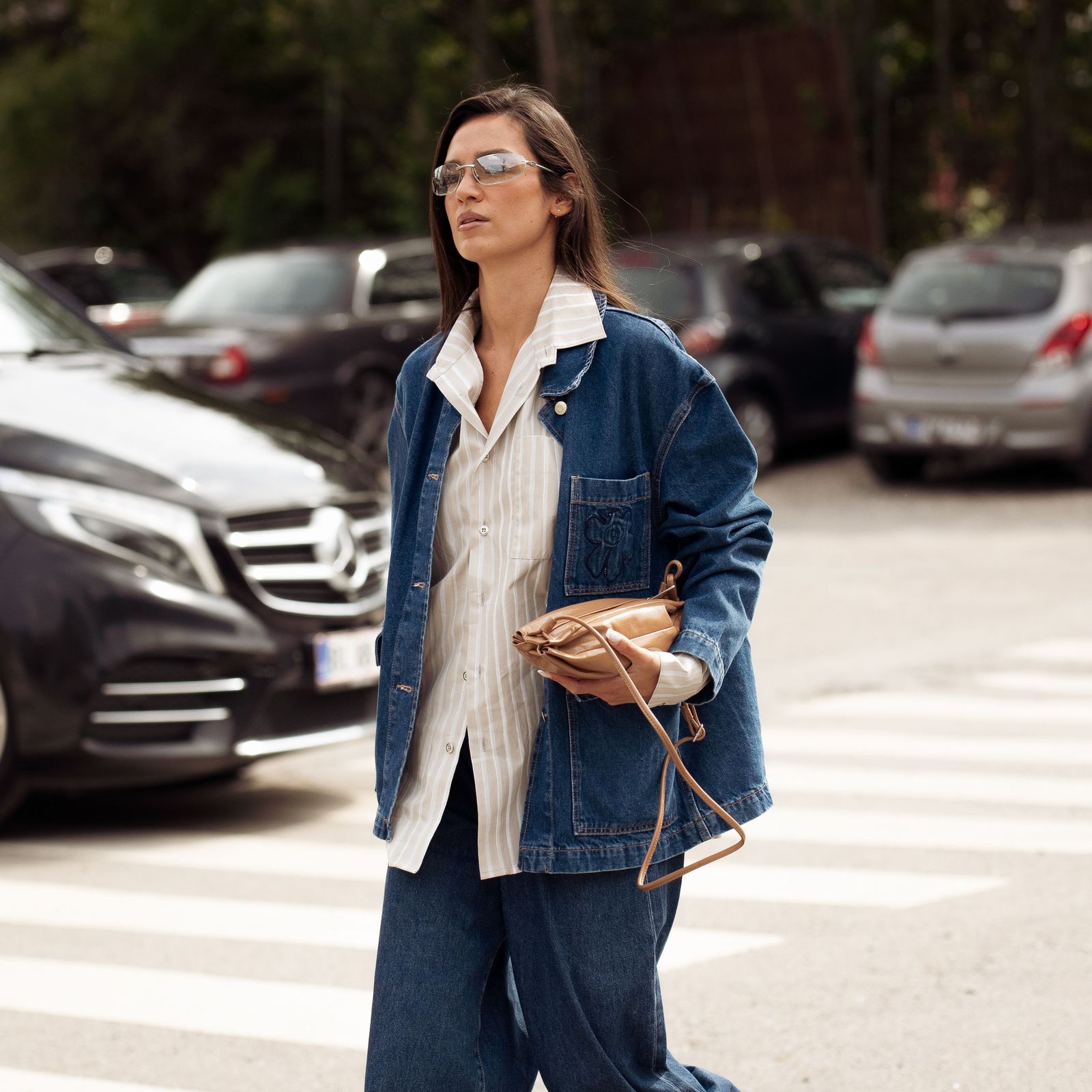 Monochromatic Denim with Striped Shirt and Loafers Monochromatic Denim with Striped Shirt and Loafers — Boyfriend Jeans Outfits