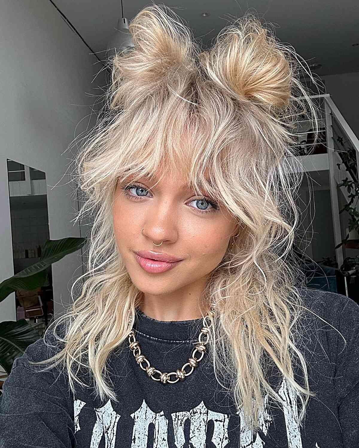 Messy Space Buns with Textured Waves — Y2K Hairstyles
