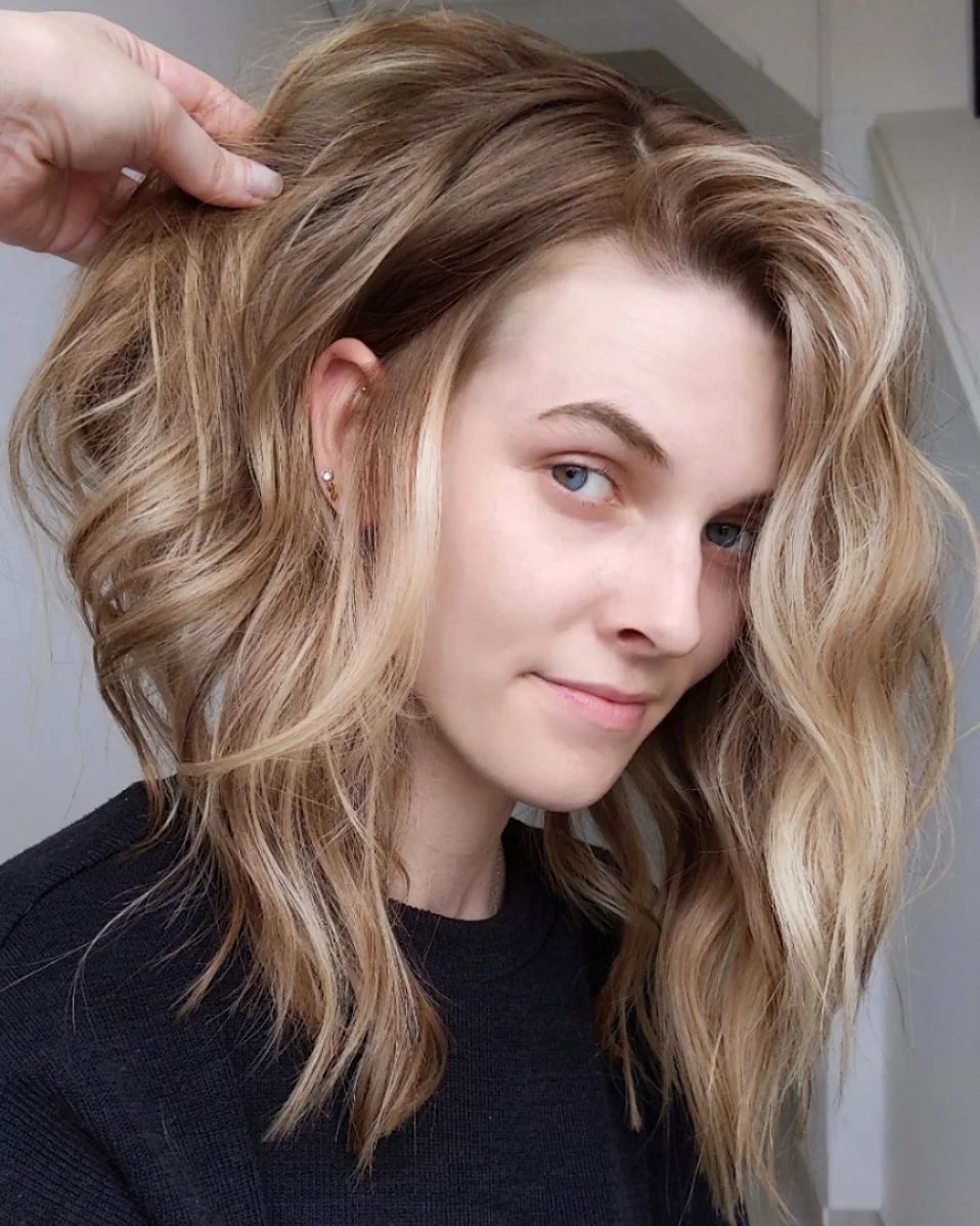 Honey Blonde Angled Bob with Face Frame Honey Blonde Angled Bob with Face Frame — Hair Color for Pale Skin