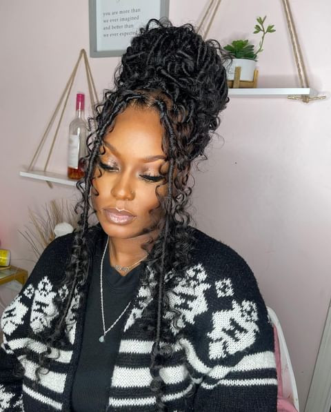 Bohemian Bun With Curly Ends and Tendrils Bohemian Bun With Curly Ends and Tendrils — Knotless Braids Bun