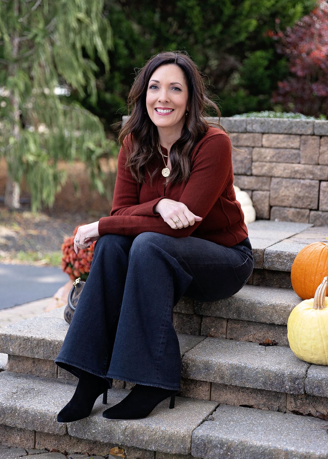 Fall Ready: Flared Black Jeans with a Rust Knit Sweater Fall Ready: Flared Black Jeans with a Rust Knit Sweater — Black Jeans Outfits