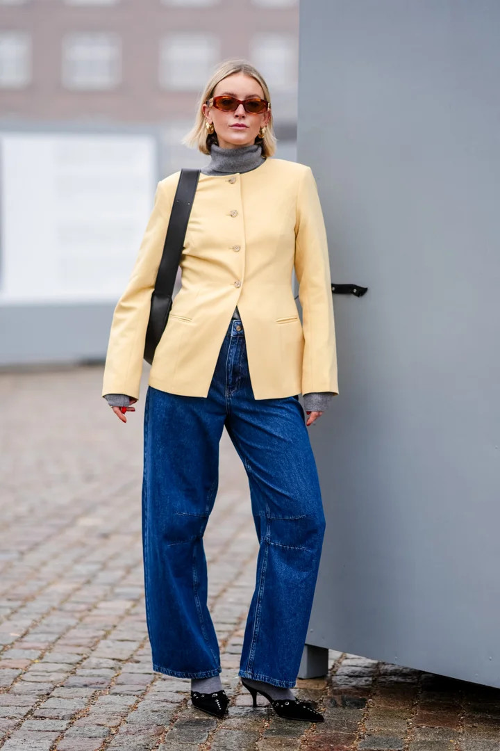 Grey Crew Socks with Studded Black Heels and Wide-Leg Jeans Grey Crew Socks with Studded Black Heels and Wide-Leg Jeans — Socks with Heels Outfits