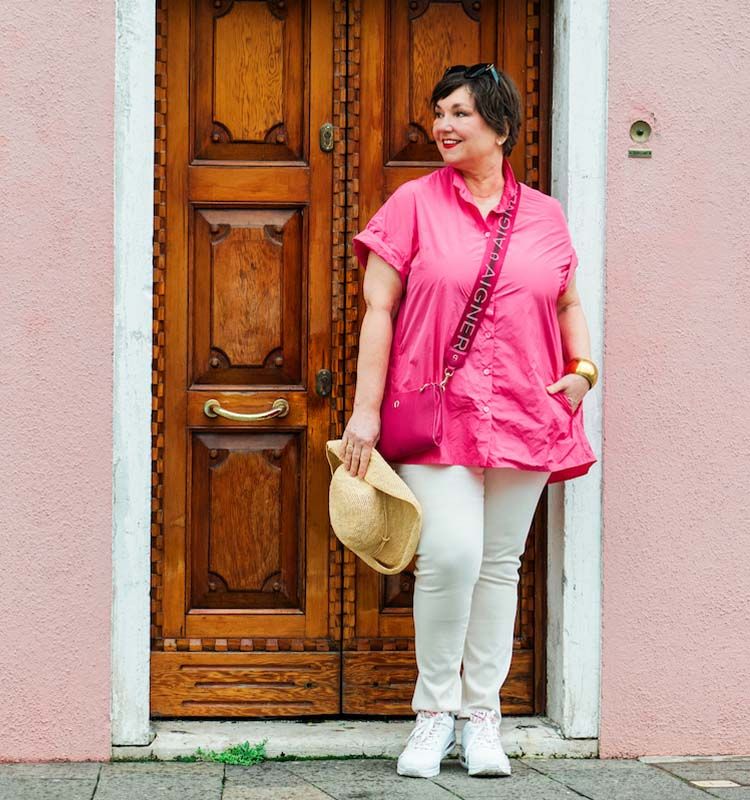 Oversized Button-Up Shirt with Slim-Fit Pants for Casual Comfort Oversized Button-Up Shirt with Slim-Fit Pants for Casual Comfort — Outfits to Hide Belly