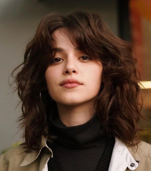 Collarbone Shag With Textured Layers Collarbone Shag With Textured Layers — Haircuts for Square Faces