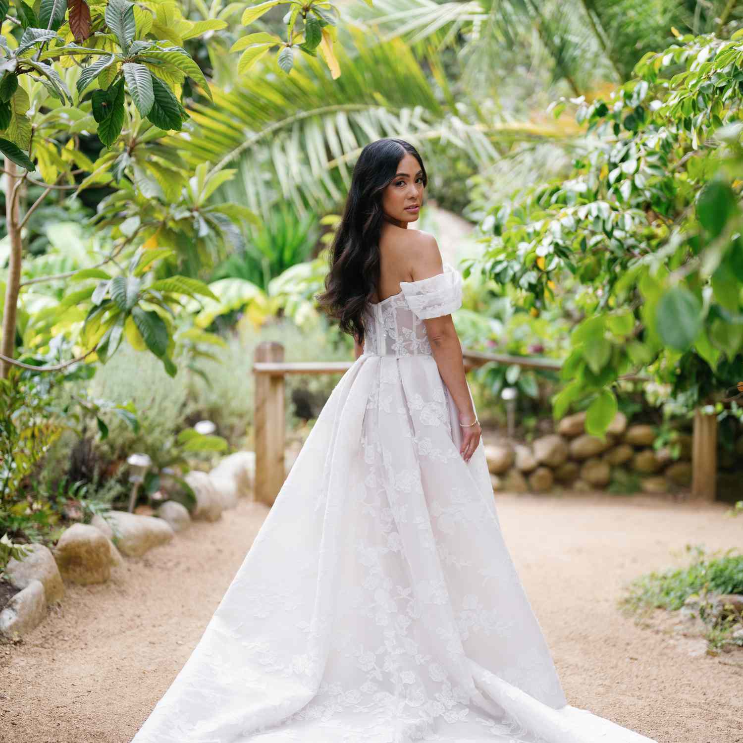 Visual Idea — Wedding Hairstyles for Long Hair