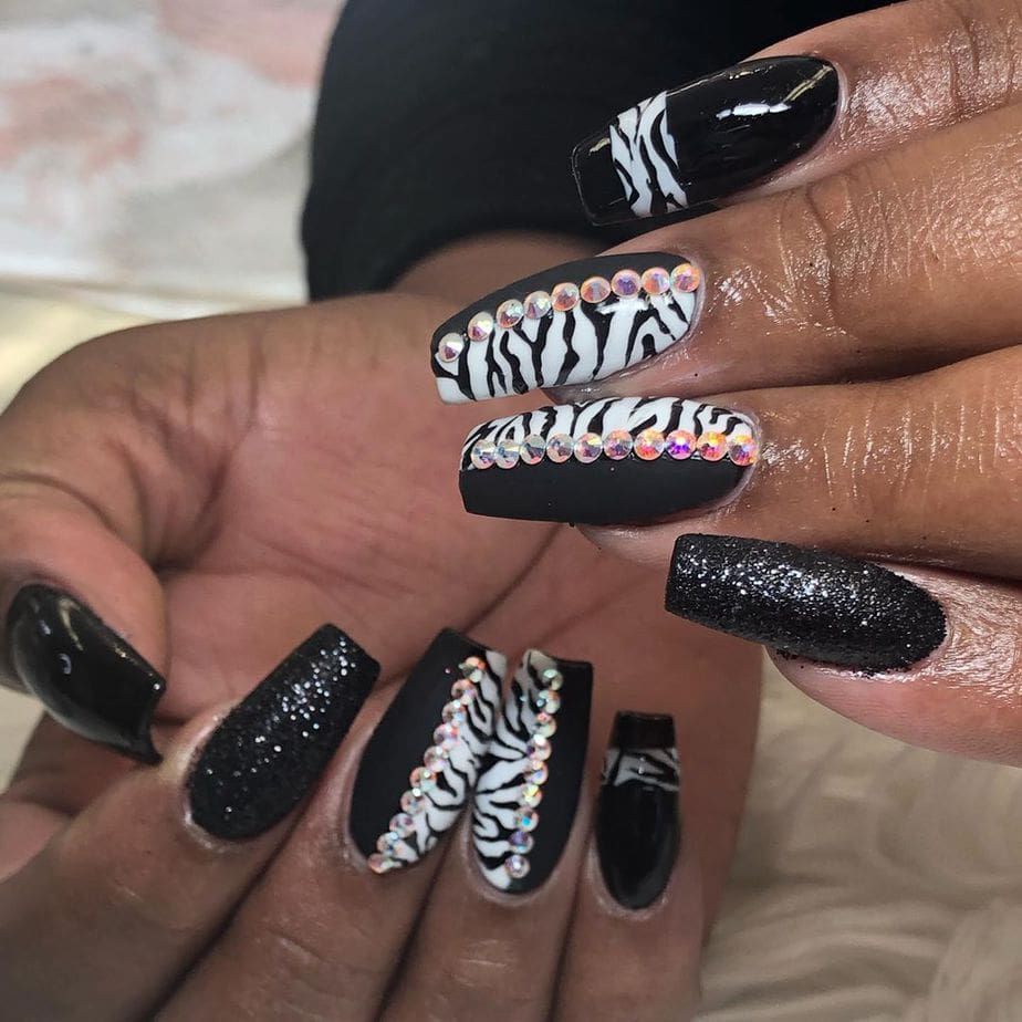 Glossy Matte Glitter Visual Idea — Zebra Nails