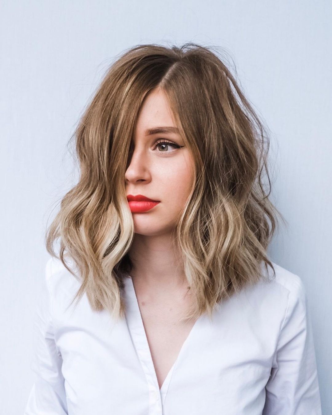 Ash Blonde Wavy Lob — Haircuts for Round Faces