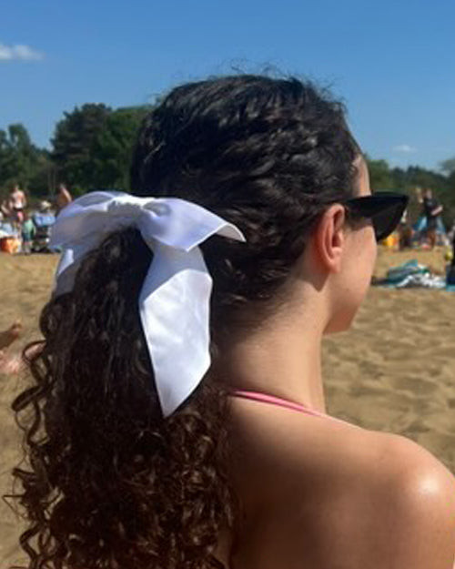 Mid-Back Visual Idea Mid-Back Visual Idea — Hair Bow Ponytail