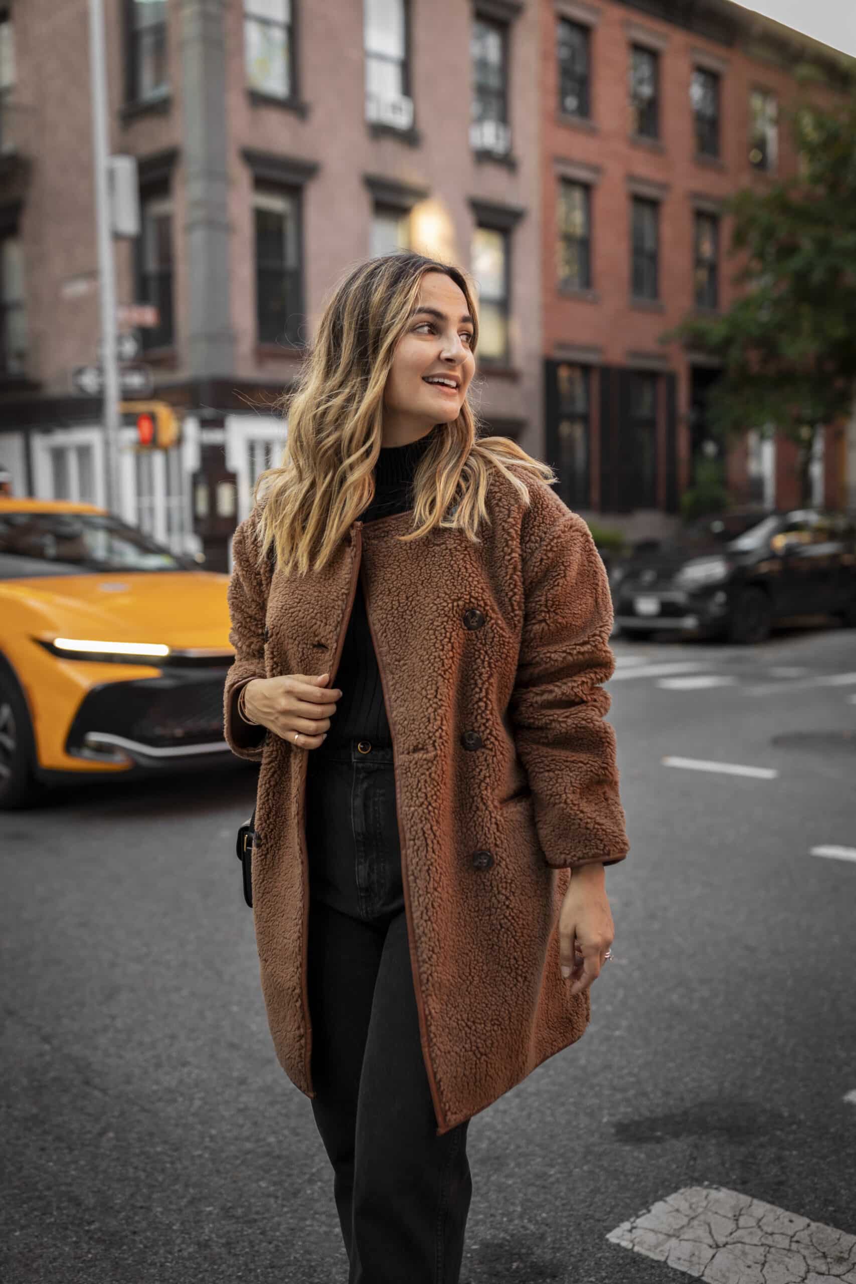 Brown Teddy Fleece Coat with Black Turtleneck and Jeans Brown Teddy Fleece Coat with Black Turtleneck and Jeans — Black and Brown Outfits