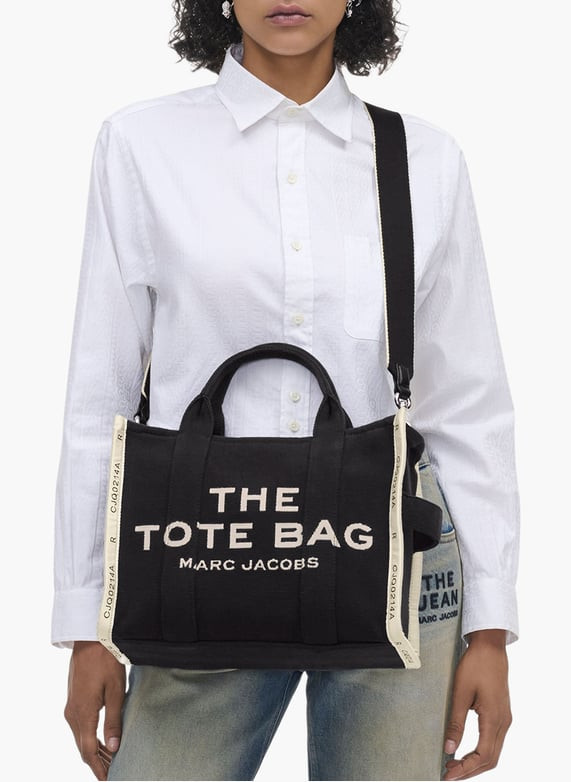 Classic Shirt and Jeans with a Branded Tote Classic Shirt and Jeans with a Branded Tote — Marc Jacobs Tote Outfits