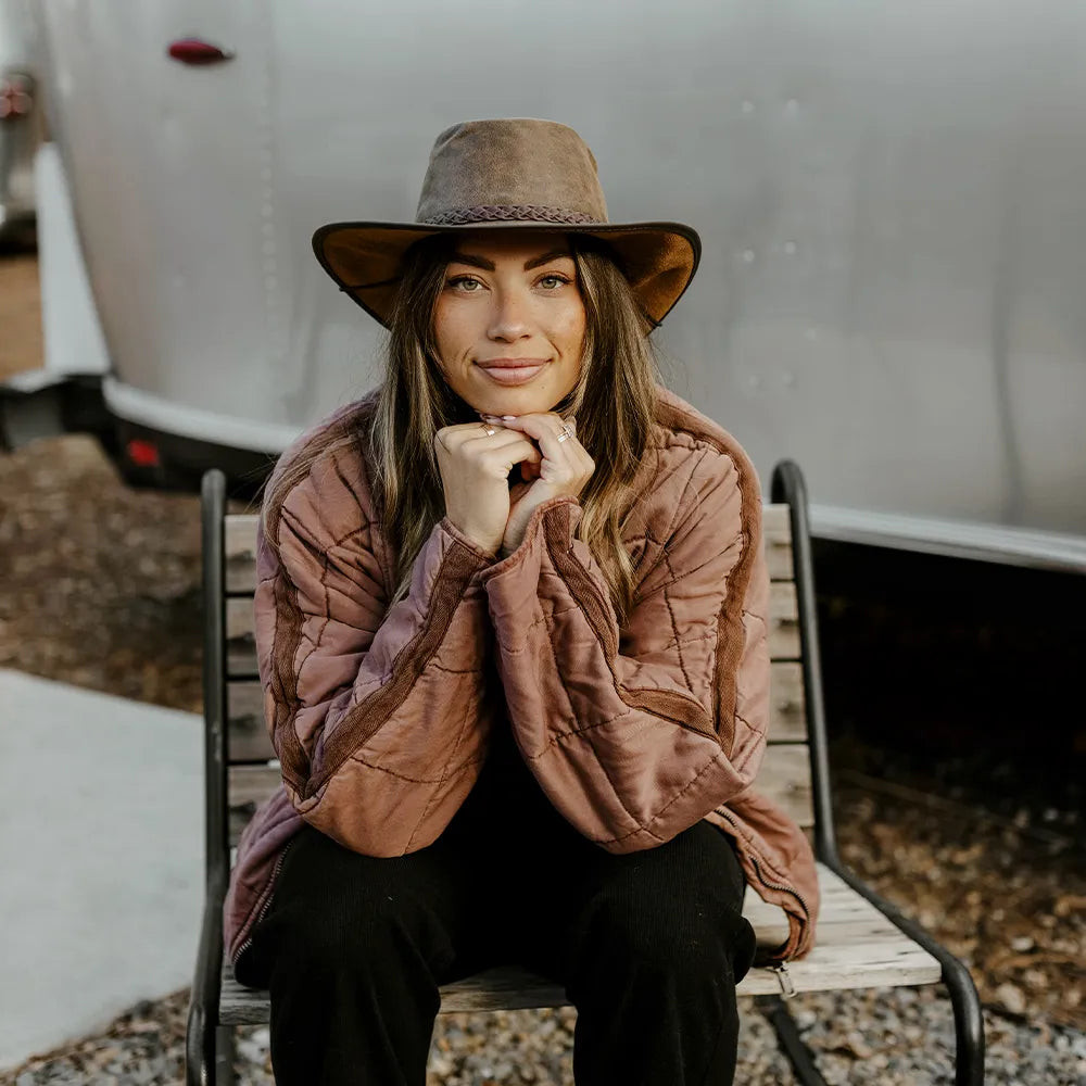 Quilted Jacket and Cowboy Hat Casual Combo — Cowboy Hat Outfits