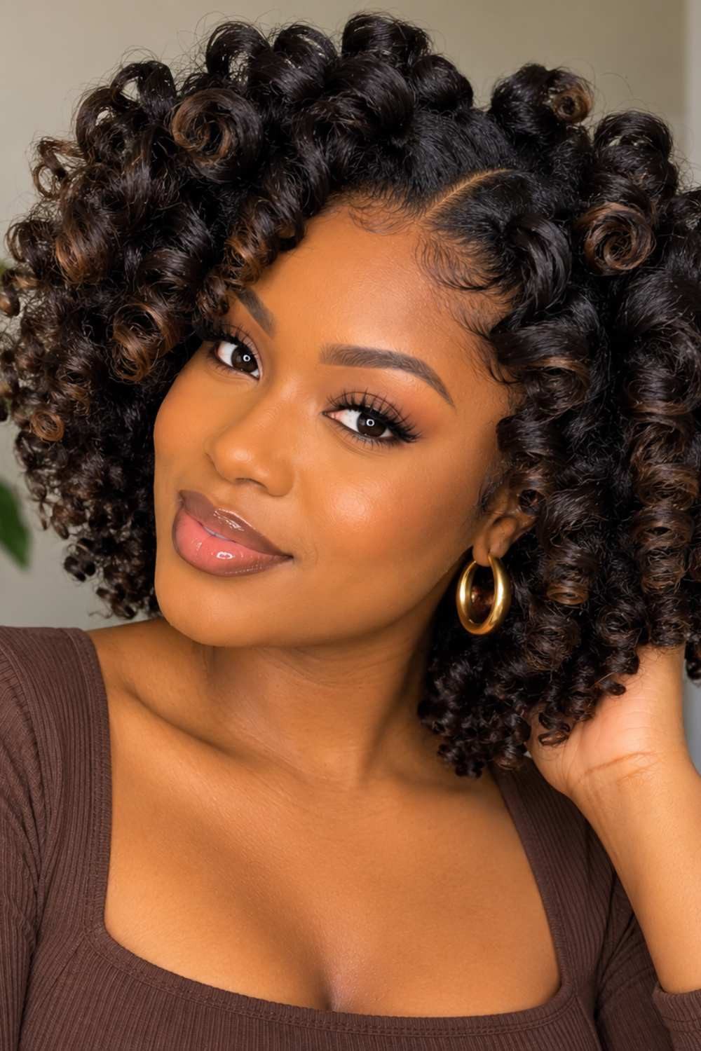 Shoulder Length Bantu Knot Out With Highlights