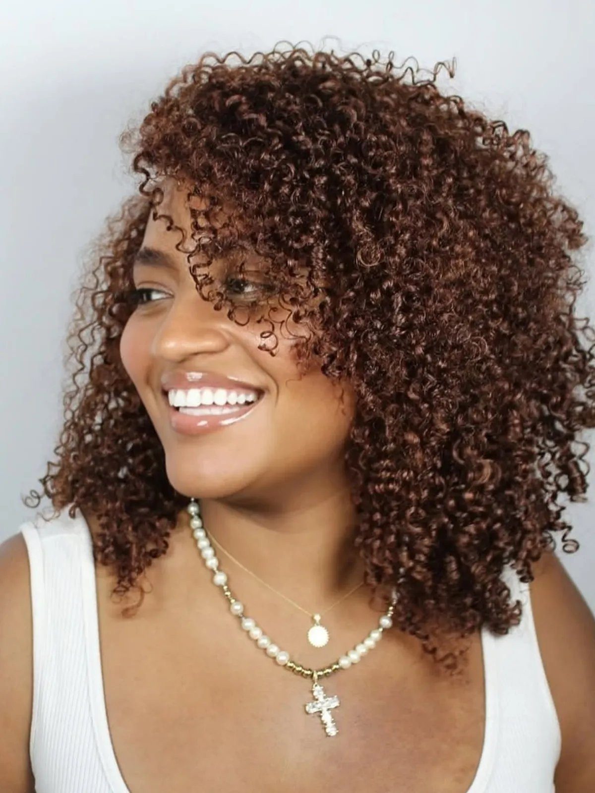 Collarbone Layers With Subtle Dimension Collarbone Layers With Subtle Dimension — Dark Brown Highlights
