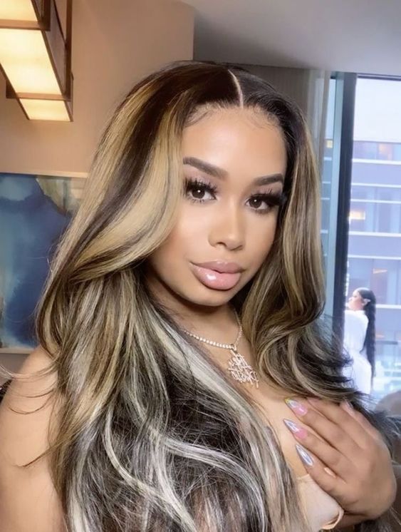 Blonde Highlighted Waves Blonde Highlighted Waves — Frontal Sew In