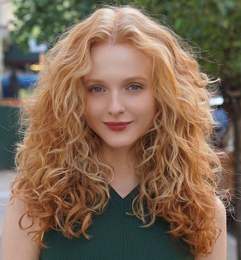 20 Illuminating Light Strawberry Blonde Hair Ideas