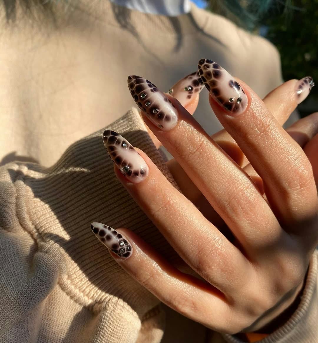 Glossy With Subtle Shimmer Visual Idea Glossy With Subtle Shimmer Visual Idea — Snake Print Nails