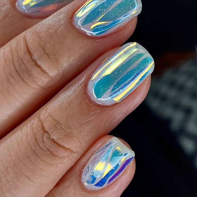 Holographic Northern Lights Nails Holographic Northern Lights Nails — Iridescent Nails