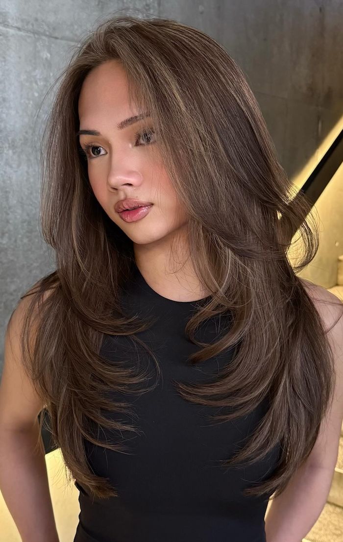 Collarbone Layered Bob With Side Bangs — Haircuts for Heart Shaped Faces