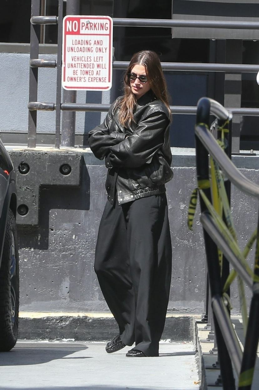 Leather Bomber Jacket and Wide-Leg Black Pants Leather Bomber Jacket and Wide-Leg Black Pants — Los Angeles Outfits