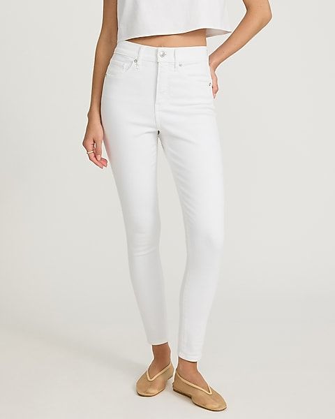 Crisp White Skinny Jeans with Cropped Top Crisp White Skinny Jeans with Cropped Top