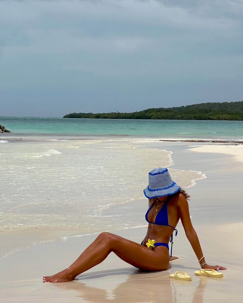 Blue Crocheted Bucket Hat with Beach Bikini — Jamaica Outfits