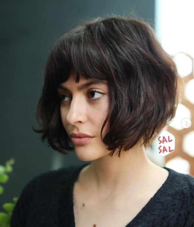 Ear Bob With Curtain Bangs — French Bob
