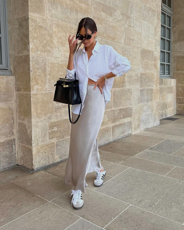 Beige Satin Maxi Skirt with Oversized White Shirt and Sneakers Beige Satin Maxi Skirt with Oversized White Shirt and Sneakers — Satin Skirt Outfits