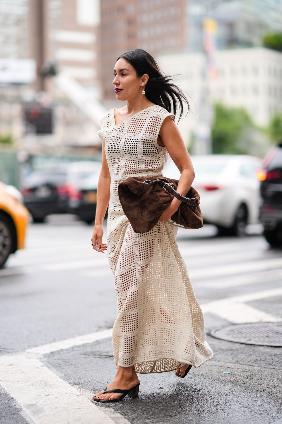 Summer Breeze: Beige Crochet Dress with Black Thong Heels and Suede Clutch Summer Breeze: Beige Crochet Dress with Black Thong Heels and Suede Clutch — Heels Outfits