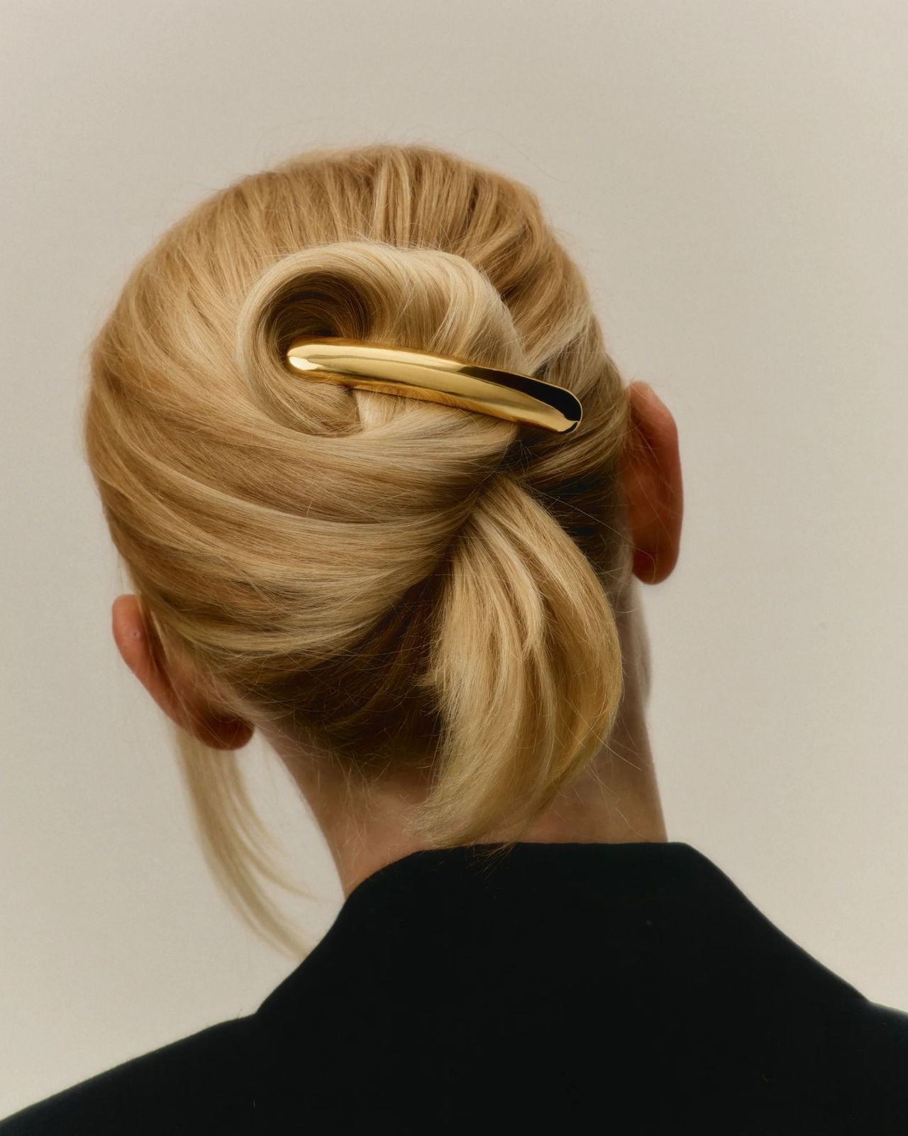 Smooth Twisted Bun With Gold Barrette Smooth Twisted Bun With Gold Barrette — Hair Clip Hairstyles